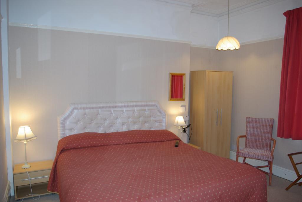 Menai Bank Hotel カーナーヴォン 部屋 写真